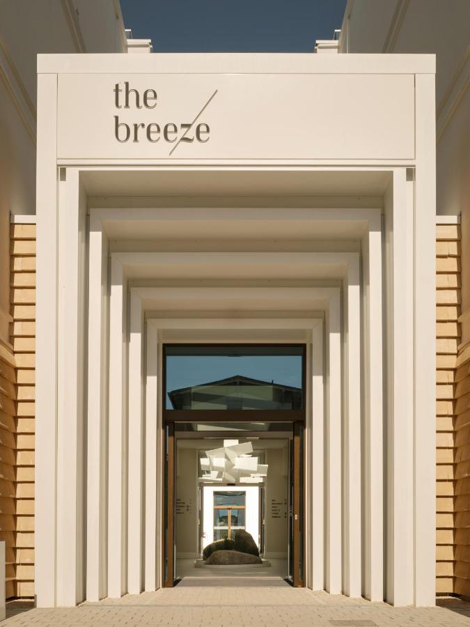 The Breeze Aparthotel Heringsdorf  Bagian luar foto The entrance to the gallery